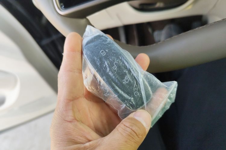 腾势D9 2022款 DM-i 970 四驱旗舰型中控内饰7001