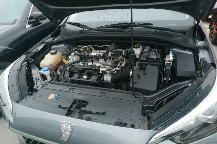 荣威i5 2023款 1.5L 手动舒享版机舱底盘24