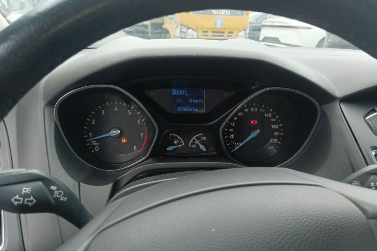 福特 福克斯 2015款 三厢 1.6L 自动风尚型局部细节14