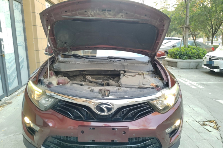 东南DX7 2017款 1.5T 手动凯旋版机舱底盘24