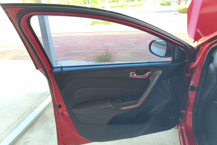 奇瑞 艾瑞泽5 2016款 1.5L 手动领潮版中控内饰47