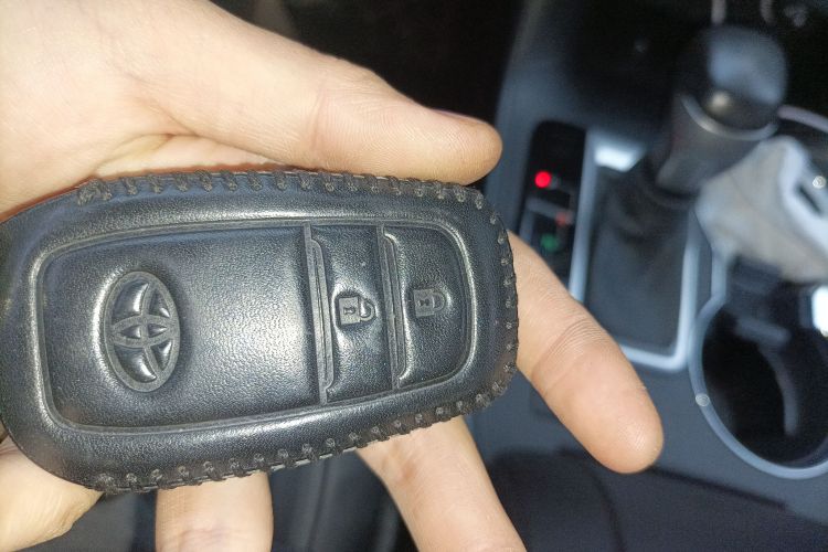 丰田 汉兰达 2021款 2.0T 四驱豪华版 7座中控内饰11