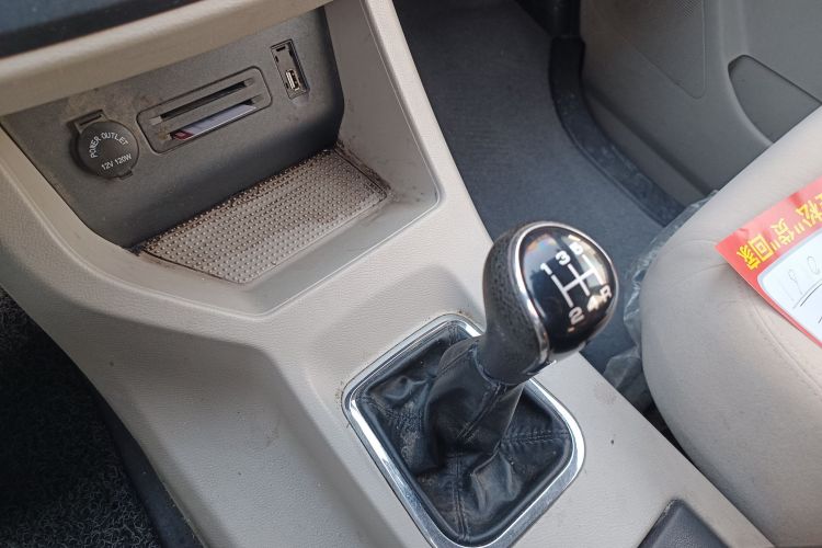 东风风行 菱智 2020款 M5L 1.6L 基本型 7座中控内饰18