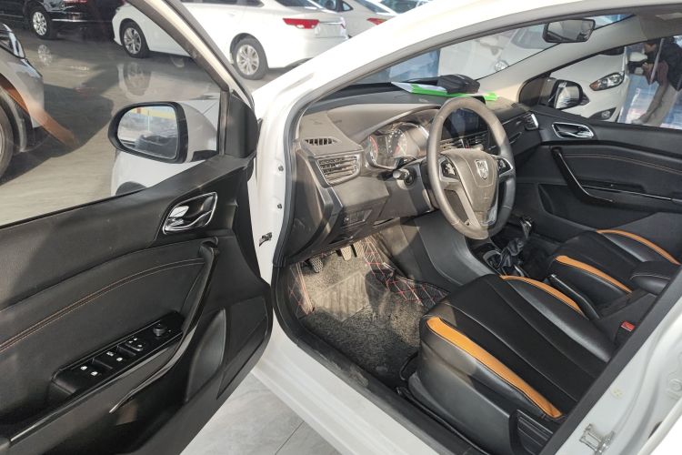 宝骏310 2016款 1.2L 手动豪华型中控内饰7003