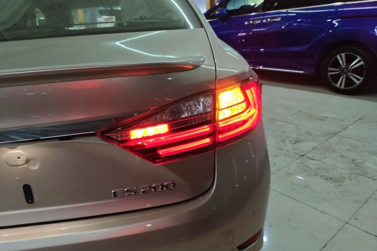 雷克萨斯ES 2015款 200 精英版车身外观6006