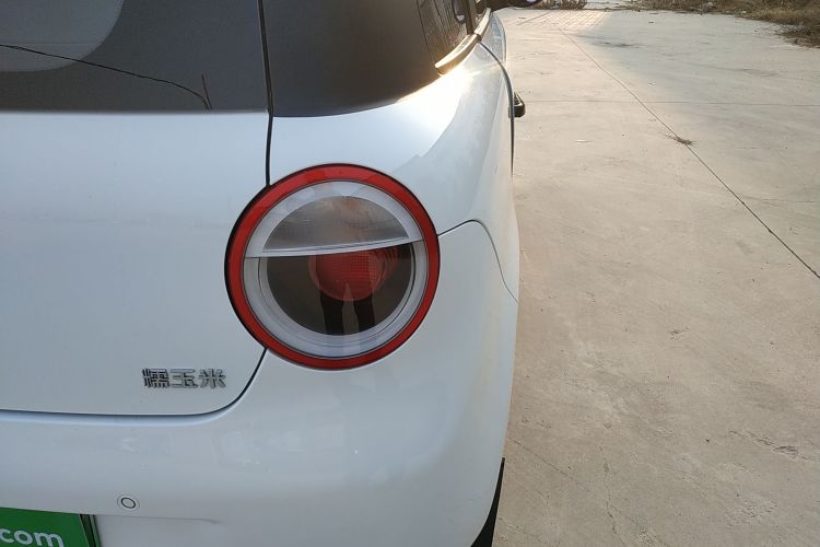 长安启源 长安Lumin 2023款 205km 香沁款车身外观9