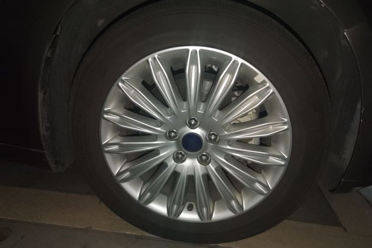 福特 蒙迪欧 2013款 2.0L GTDi200豪华型车身外观10