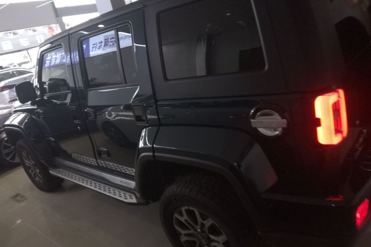北京BJ40 2023款 2.0T 自动四驱城市猎人版侠客型车身外观6003