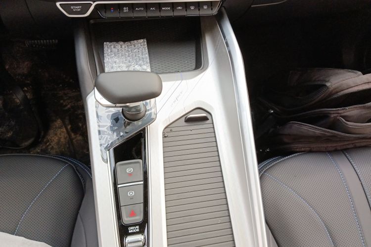 吉利汽车 星瑞 2025款 东方曜 1.5TD 昆仑版中控内饰18