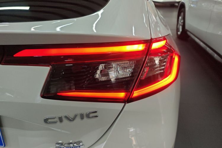 本田 思域 2023款 HATCHBACK 240TURBO CVT极锐版车身外观6006