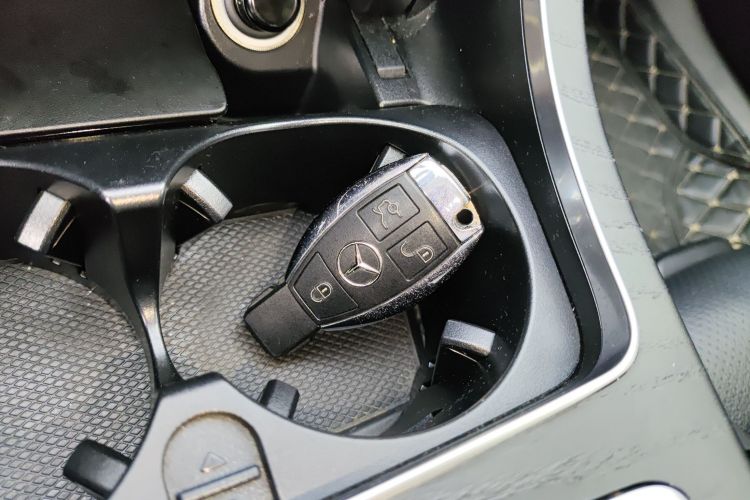 奔驰C级 2018款 C 200 L 运动版中控内饰7001