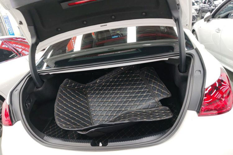 奔驰C级 2022款 改款 C 260 L 运动版局部细节23