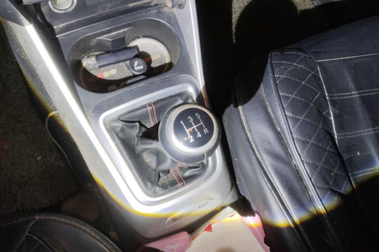 中华V3 2016款 1.5L 手动基本型中控内饰18