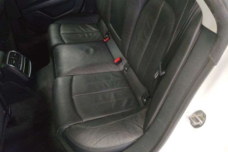 奥迪A7 2013款 35 FSI quattro进取型中控内饰7004