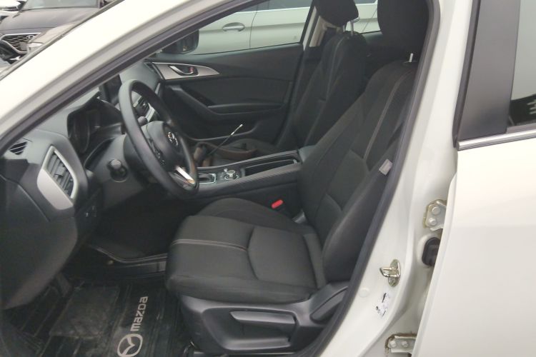 马自达3 昂克赛拉 2019款 云控版 三厢 1.5L 自动豪华型 国VI中控内饰19