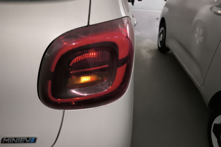 五菱汽车 宏光MINIEV 2025款 四门版 进阶款车身外观9