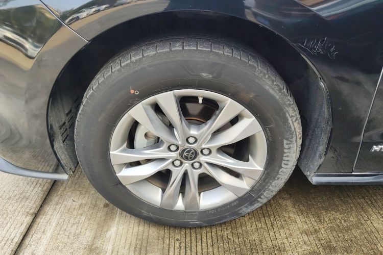 丰田 赛那SIENNA 2021款 2.5L混动 铂金版车身外观6007