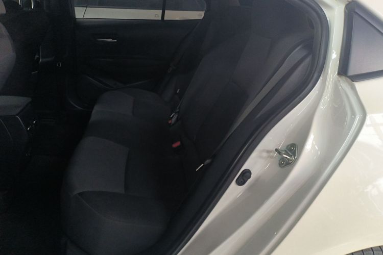 丰田 雷凌 2023款 185T CVT豪华版中控内饰7004