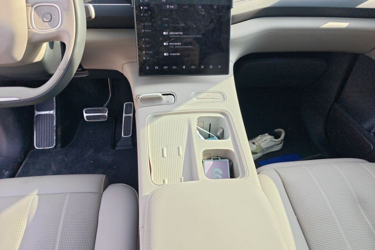 蔚来ES8 2024款 75kWh中控内饰18