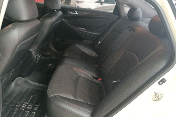 现代 索纳塔 2014款 2.0L 自动豪华版中控内饰21