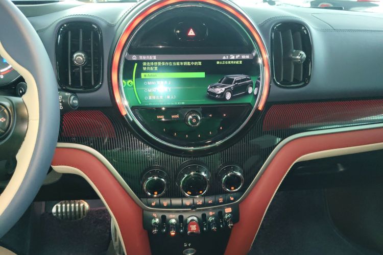MINI JCW COUNTRYMAN 2021款 2.0T JOHN COOPER WORKS ALL-IN中控内饰16