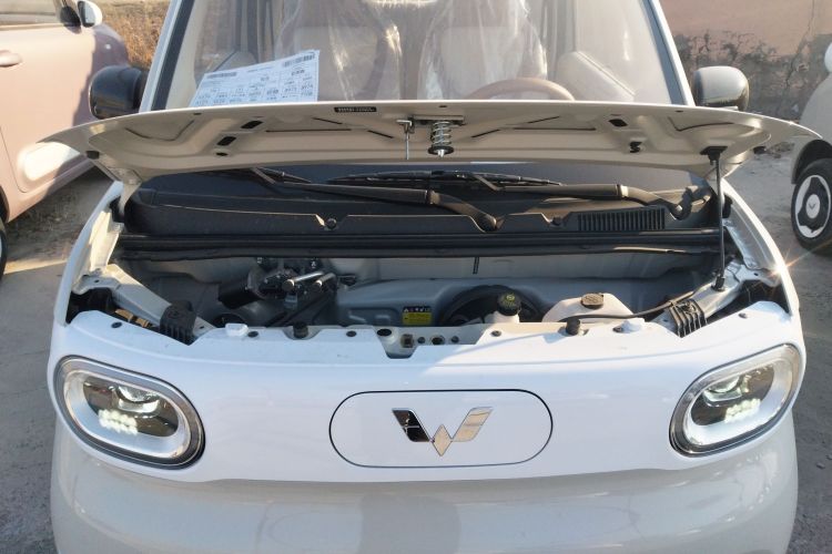 五菱汽车 宏光MINIEV 2024款 第三代 215km 青春版机舱底盘24