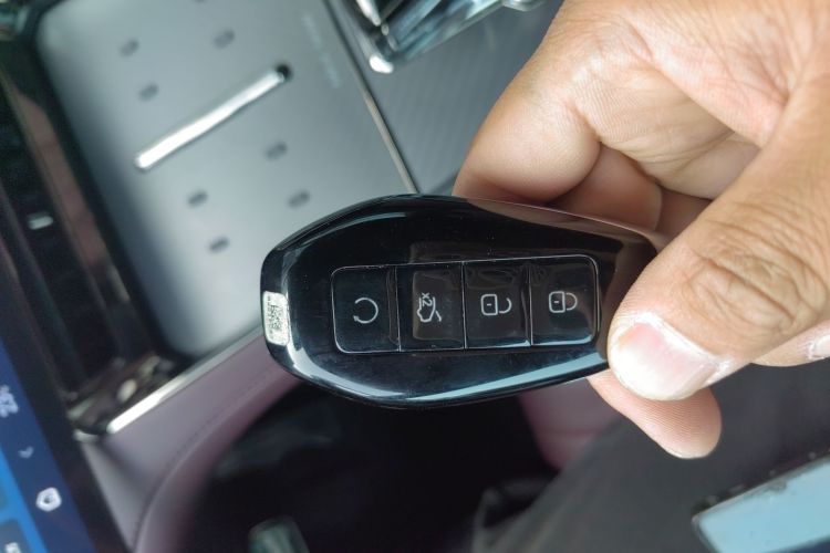 腾势Z9GT 2024款 1100四驱Max版中控内饰11