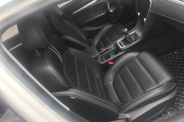名爵 MG6 2017款 20T 手动豪华智联版 国V中控内饰41