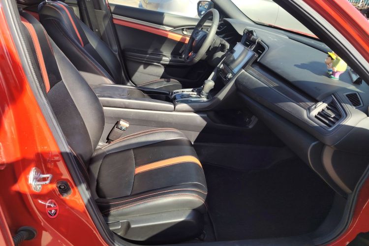 本田 思域 2021款 HATCHBACK 220TURBO CVT潮酷控局部细节41