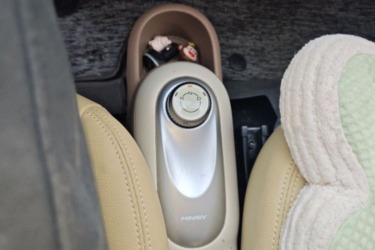 五菱汽车 宏光MINIEV 2025款 四门版 进阶款中控内饰18