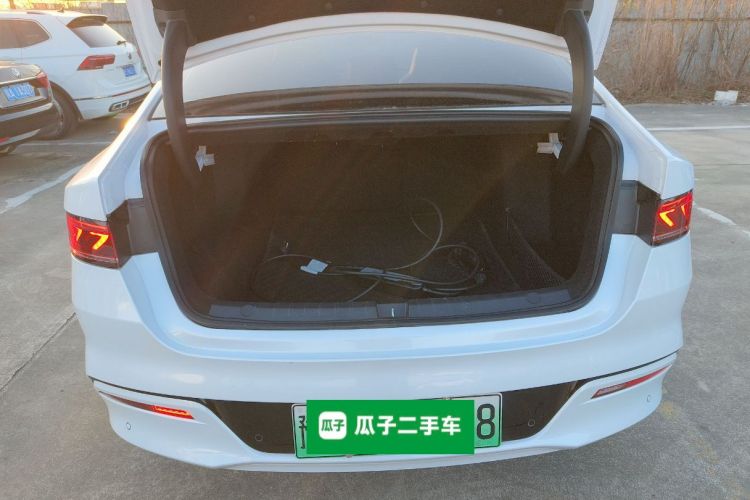 比亚迪 秦PLUS 2024款 荣耀版 DM-i 55KM领先型机舱底盘23