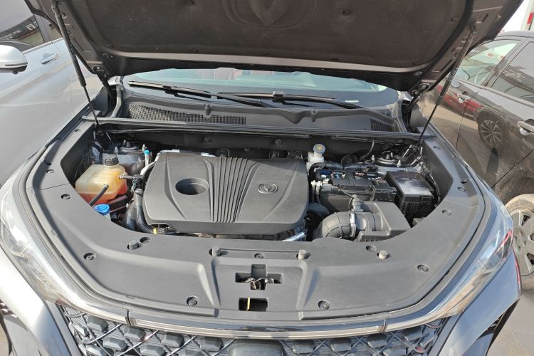 长安CS75 PLUS 2021款 2.0T 自动领航型机舱底盘24