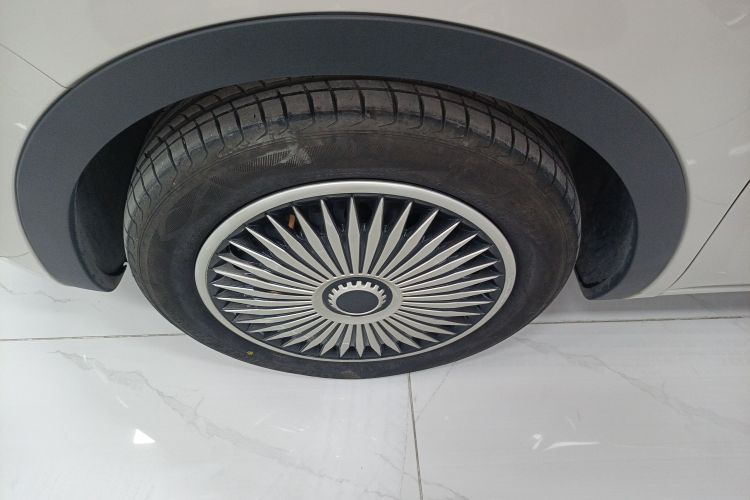 五菱汽车 五菱缤果 2023款 333km 灵犀互联+款车身外观6007