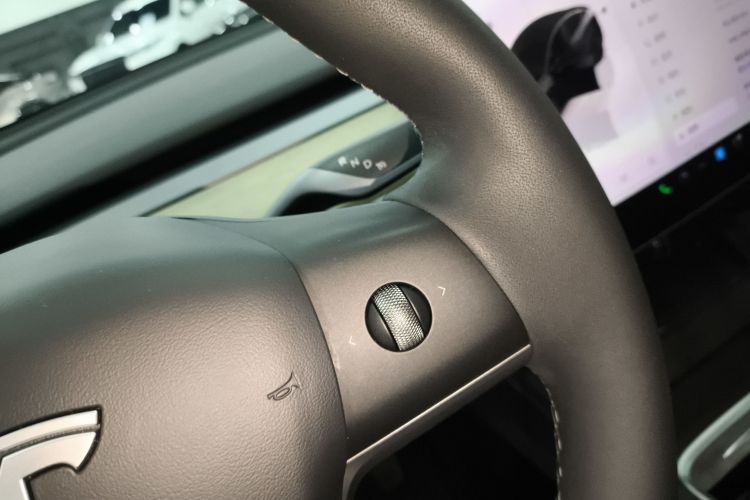 特斯拉 Model Y 2022款 改款 长续航全轮驱动版局部细节18