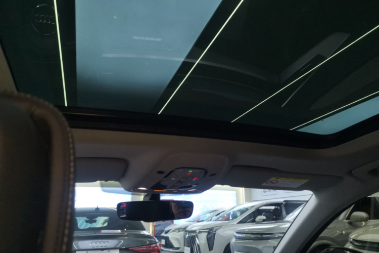 奥迪A4L 2022款 40 TFSI 豪华动感型中控内饰22