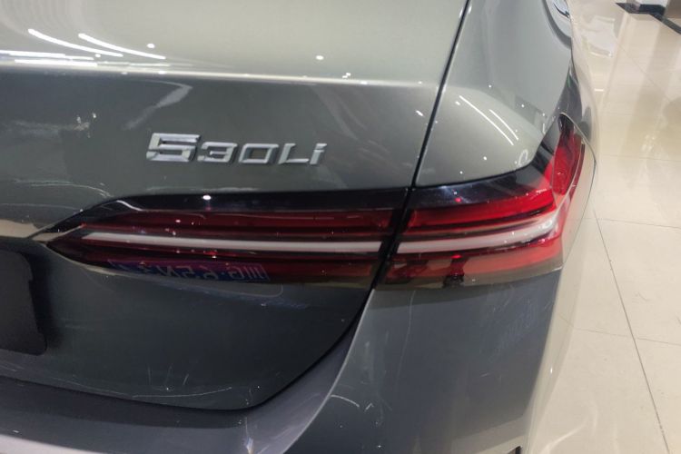 宝马5系 2024款 530Li 领先型 M运动套装车身外观6006