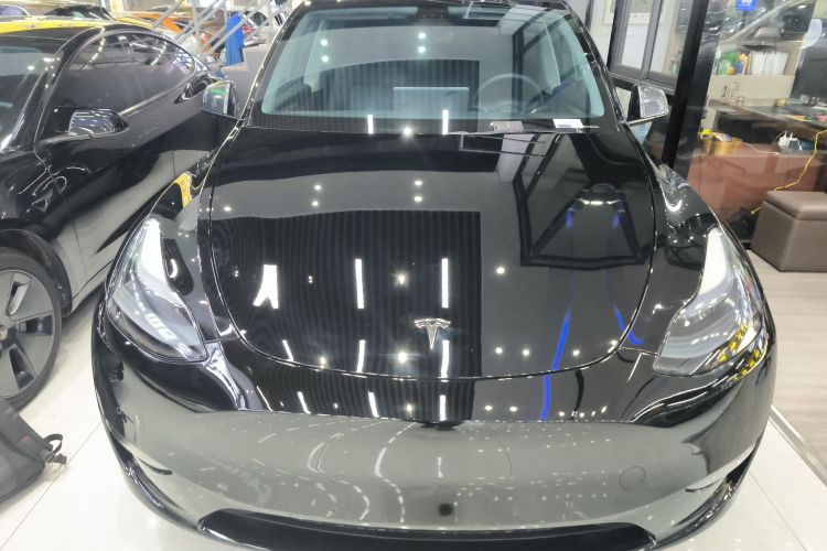 特斯拉 Model Y 2022款 改款 长续航全轮驱动版车身外观2