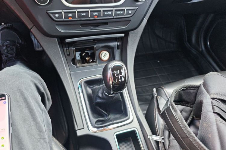 吉利汽车 帝豪 2017款 两厢RS百万款 1.5L 手动向上版中控内饰18