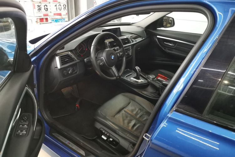 宝马3系 2017款 330Li M运动型中控内饰20