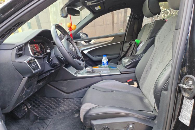 奥迪A6L 2024款 40 TFSI 豪华动感型中控内饰19