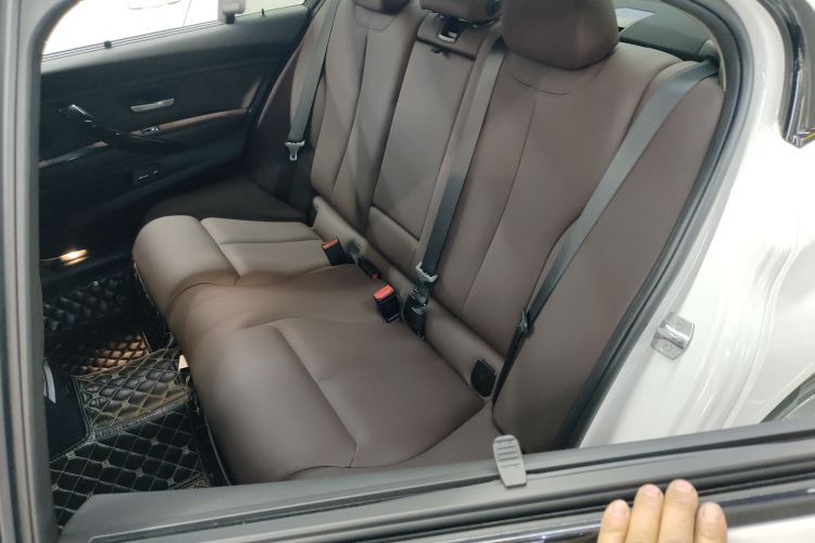 宝马3系 2018款 320Li 领先型M运动套装中控内饰21