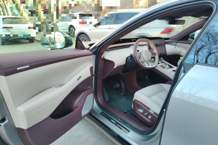 小米汽车 小米YU7 2025款 超长续航高性能四驱Max版中控内饰20