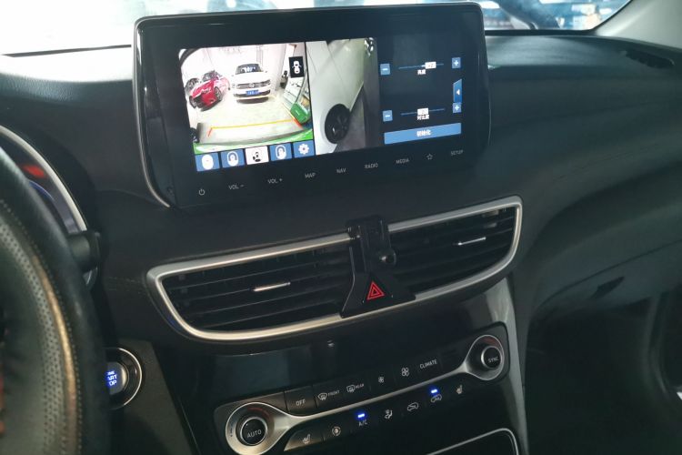 现代 途胜 2019款 280TGDi 双离合两驱智联版 国V中控内饰16