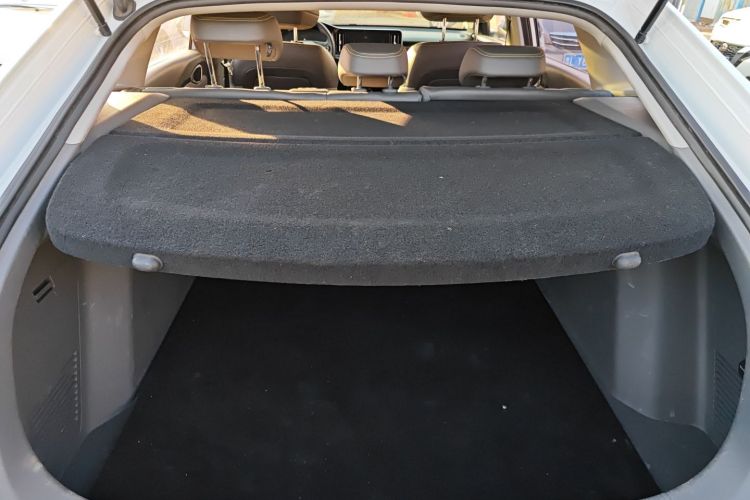 宝骏RC-5 2020款 1.5L 手动智耀豪华型机舱底盘23