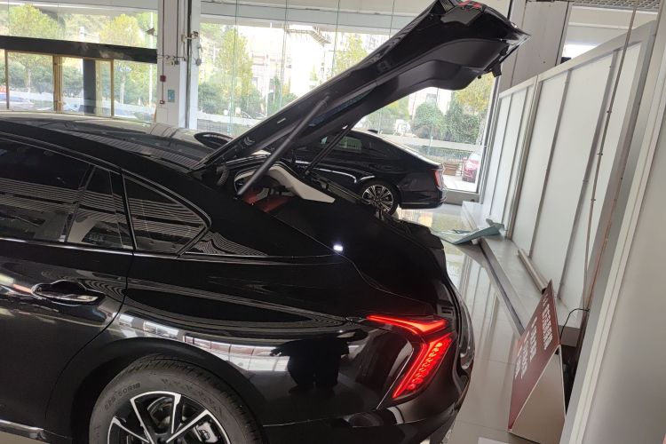 红旗H6 2024款 2.0T 致美版机舱底盘23