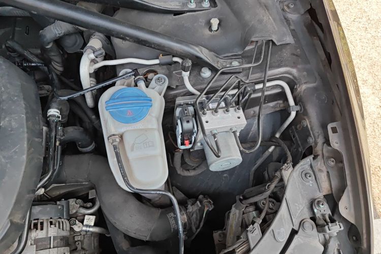 奥迪Q5 2015款 40 TFSI 进取型局部细节9007