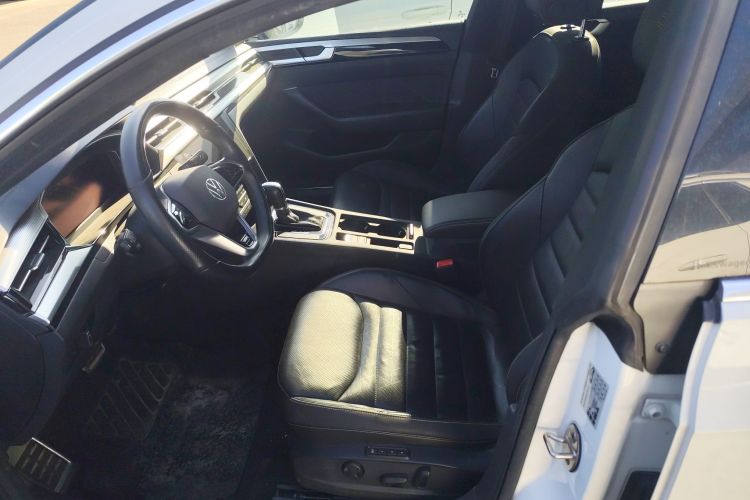 一汽-大众CC 2023款 380TSI 夺目版中控内饰19