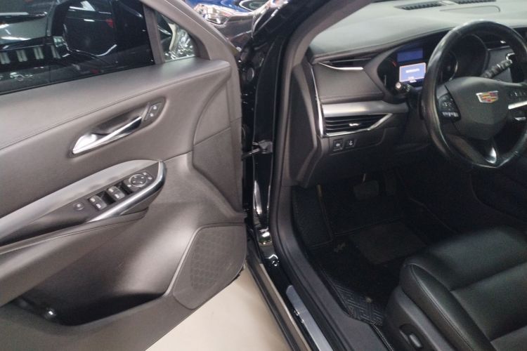 凯迪拉克XT4 2020款 28T 两驱领先型中控内饰20