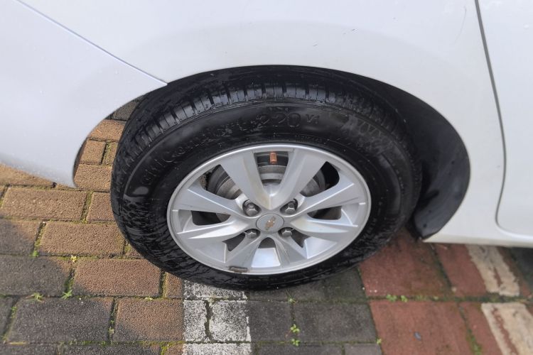 雪佛兰 2015款 赛欧3 1.5L AMT幸福天窗版车身外观6008