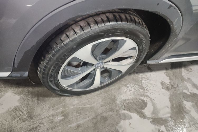 比亚迪 宋PLUS新能源 2021款 DM-i 110KM 旗舰型车身外观6001